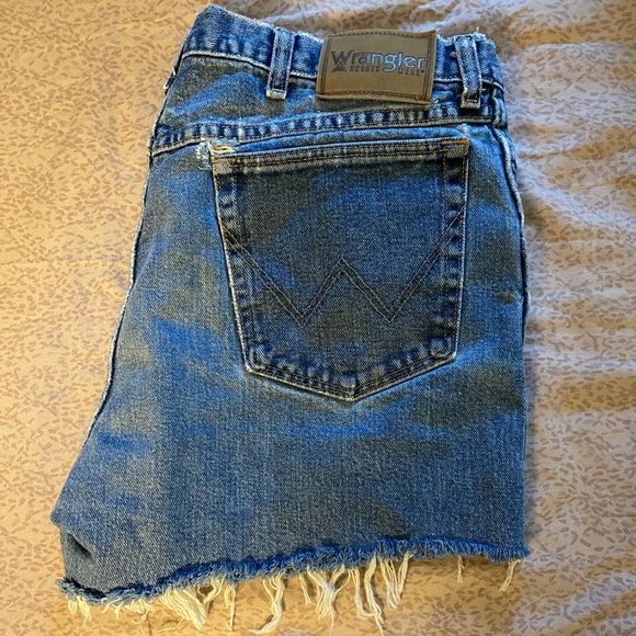high rise wrangler shorts - Picture 3 of 3
